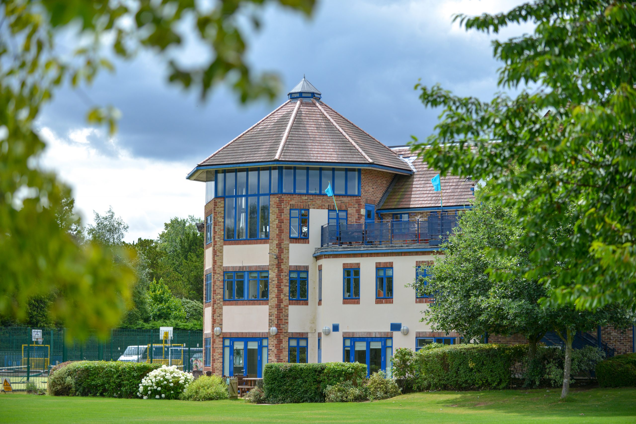 Experience British Culture in Prestigious Schools